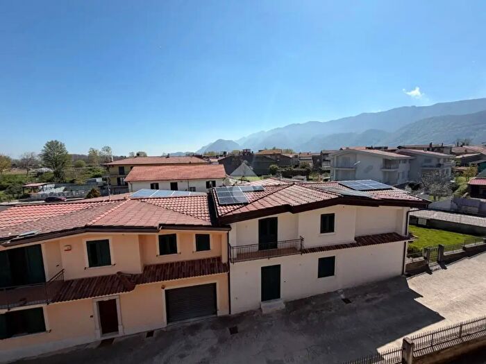 Case in Vendita e in Affitto - 3