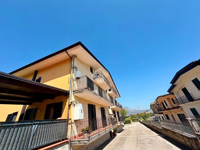 Appartamento trilocale in vendita in Via Circumvallazione Nord, Rotondi