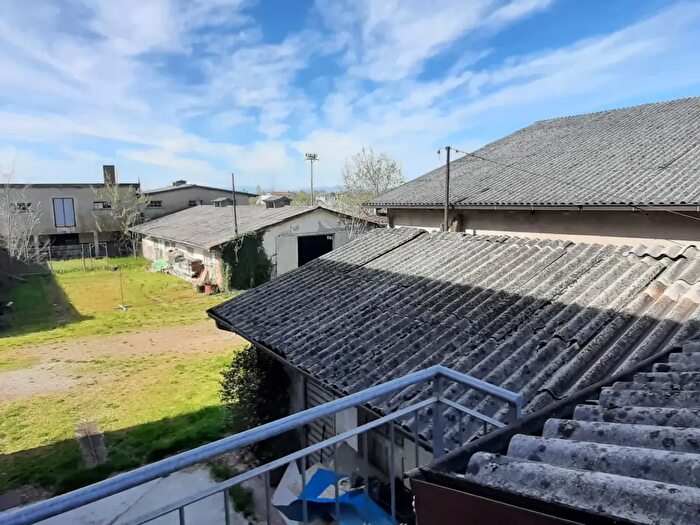 Casa con 15 locali in vendita in Cadelbosco Di Sopra