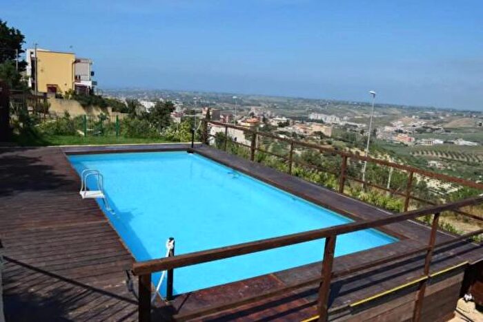 Casa con 6 locali in vendita in Via Monte Kronio, Sciacca