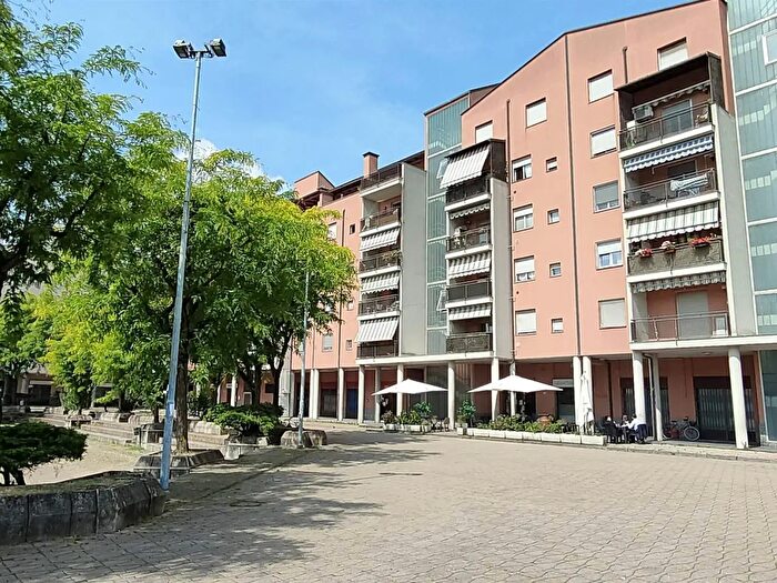 Appartamento trilocale in vendita in Piazza Togliatti, Brugherio