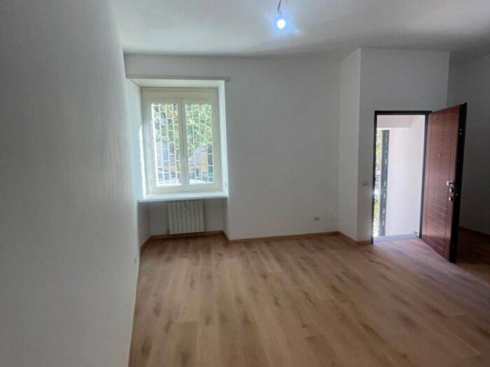 Appartamento trilocale in affitto in Via Cosseria, Prati, Roma