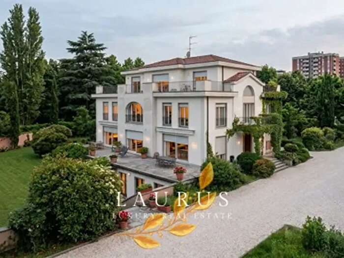 Casa con 6 locali in vendita in Via Patroclo, Milano