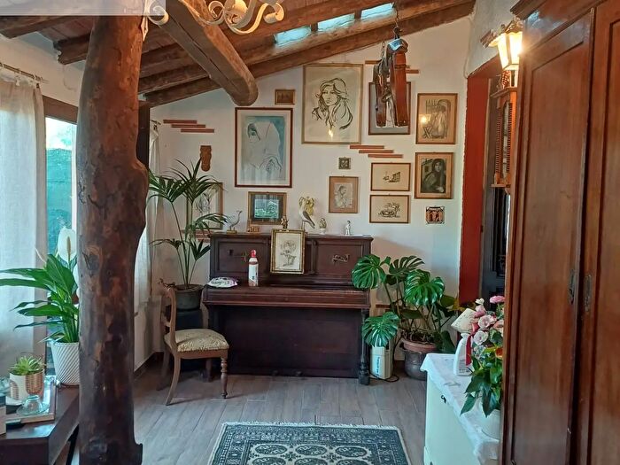 Casa con 6 locali in vendita in Via della Migliarina, Viareggio