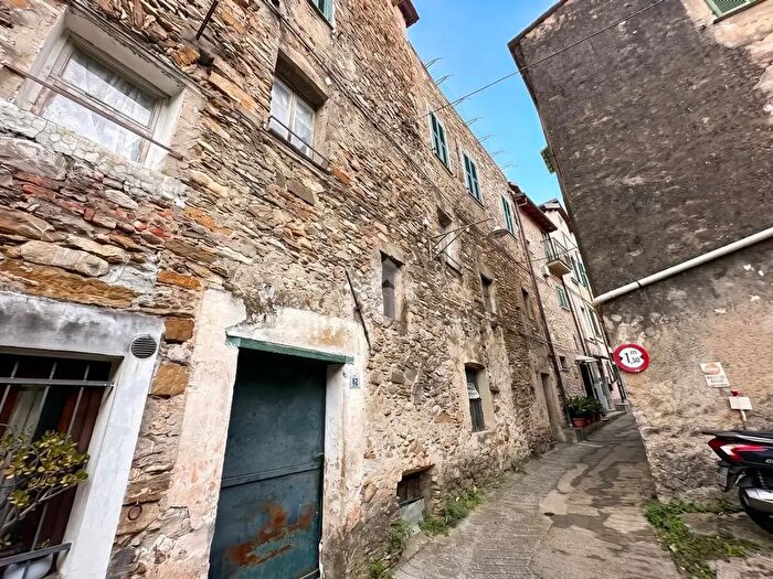 Appartamento con 6 locali in vendita in Via Principale, Imperia