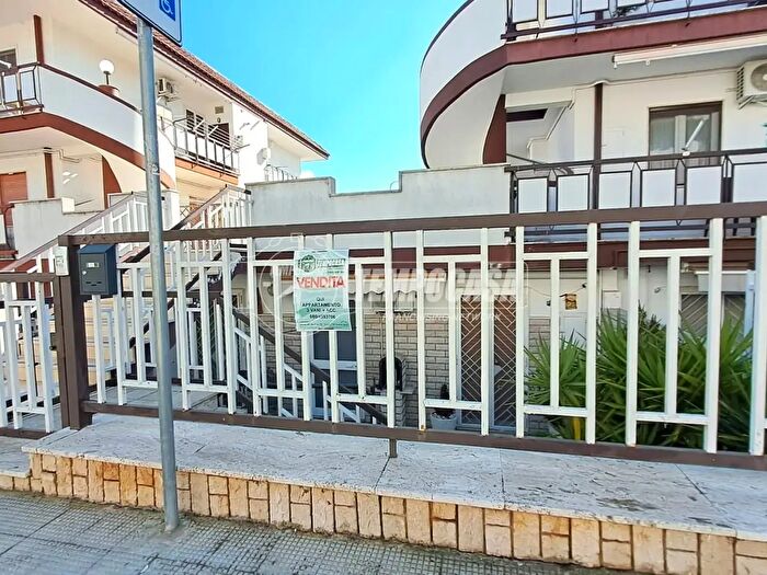 Appartamento trilocale in vendita in Via della Repubblica, Adelfia