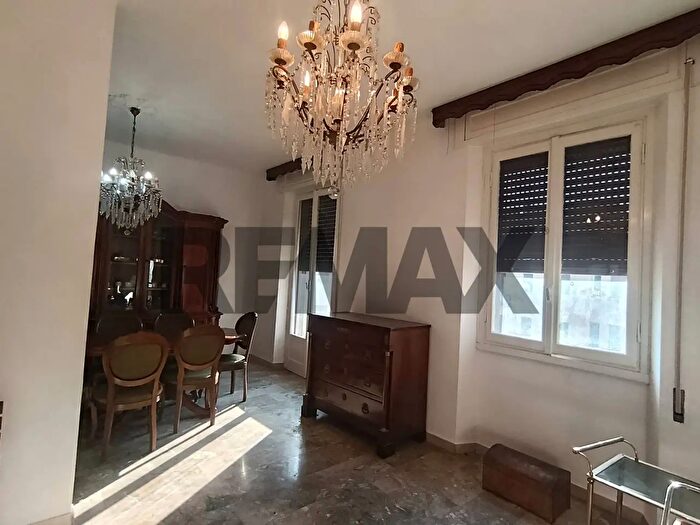 Appartamento con 5 locali in vendita in Via Maffi, Pavia