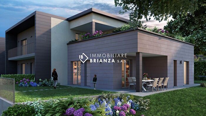 Casa trilocale in vendita in Via Monte Rosa, Monticello Brianza