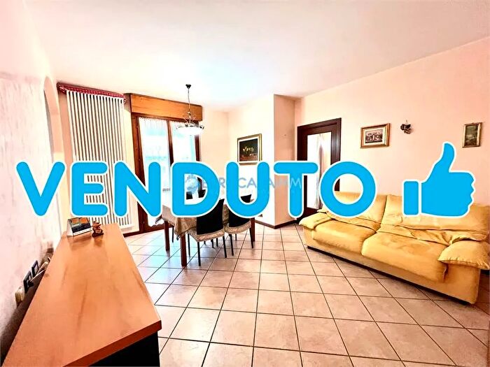 Appartamento con 5 locali in vendita in Via Chiesa Cortile Carpi Mo, Carpi