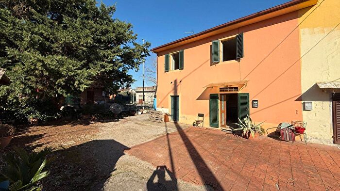 Casa con 6 locali in vendita in Montecatini Terme