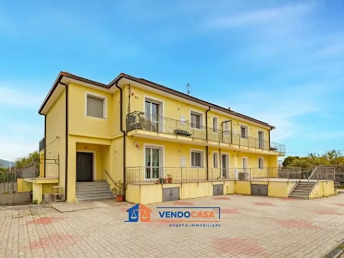 Appartamento trilocale in vendita in Regione Ariano, Albenga