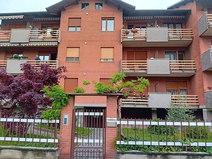 Appartamento trilocale in affitto in Via delle Valli, Lanzo Torinese