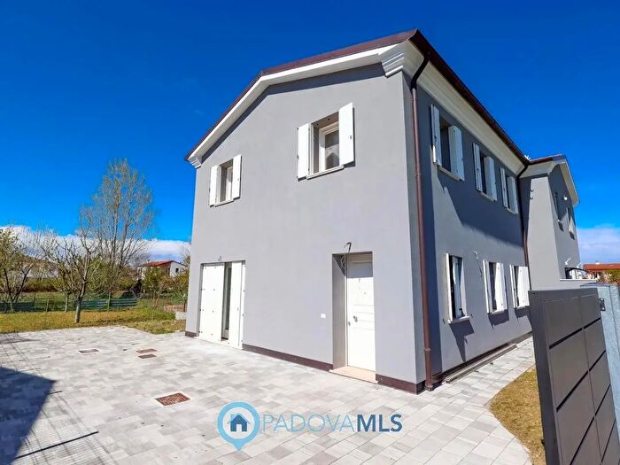 Casa con 5 locali in vendita in Via Podrecca, Abano Terme