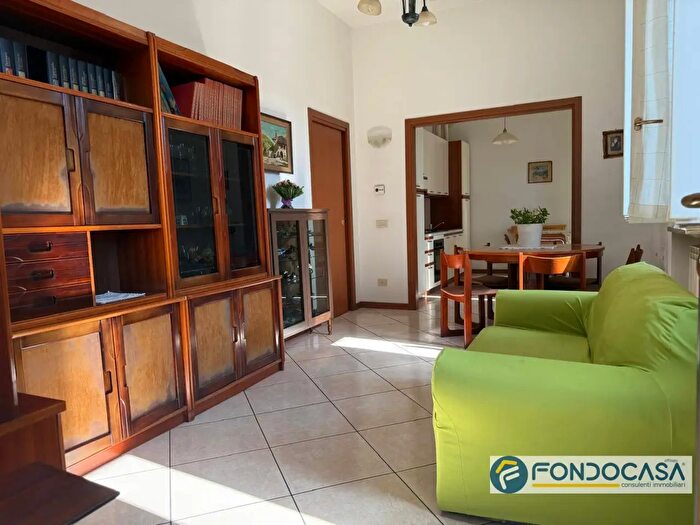 Appartamento trilocale in vendita in Via San Martino, Seveso