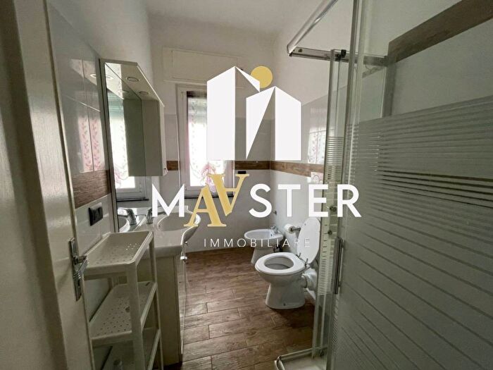 Appartamento trilocale in affitto in Via Bartolomeo Carrea, Sampierdarena, Genova