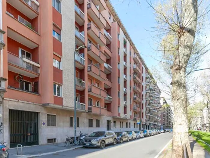 Appartamento bilocale in vendita in Via Giambellino, Milano