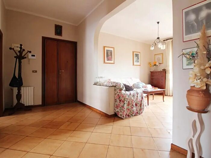 Appartamento quadrilocale in vendita in Via Domenico Cimarosa, Prato