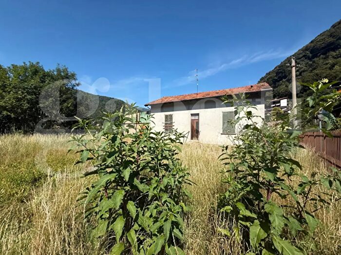 Casa trilocale in vendita in Via Praeli, Asso
