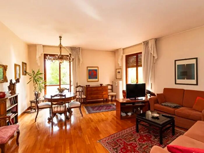 Appartamento quadrilocale in vendita in Via Cesana E Villa, Biassono