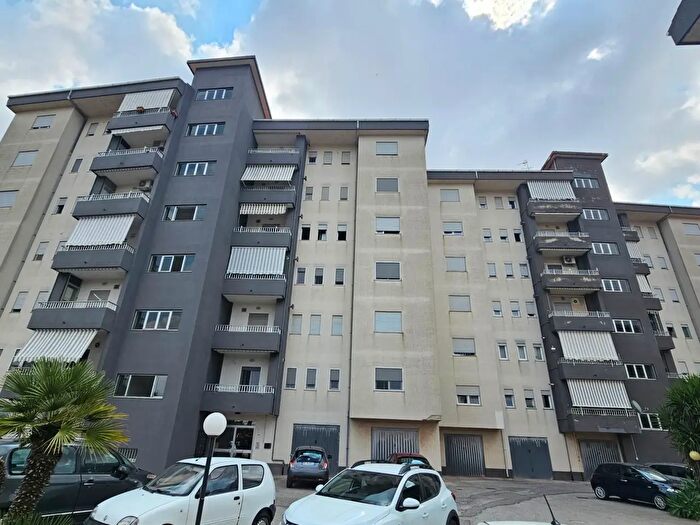 Appartamento con 5 locali in vendita in Circonvallazione Ortisiana, Modica