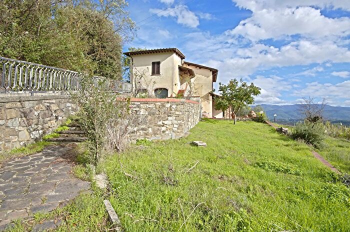 Casa con 9 locali in vendita in Via di Tracolle, Figline e Incisa Valdarno