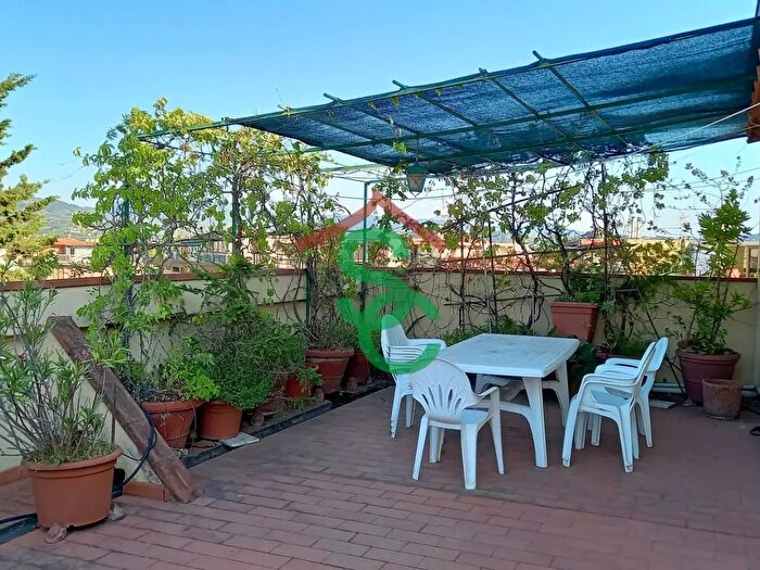 Appartamento con 5 locali in vendita in Viale Duse, Firenze