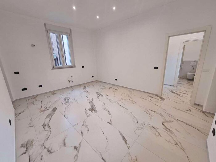 Appartamento bilocale in vendita in Via Stoppani, Cesano Maderno