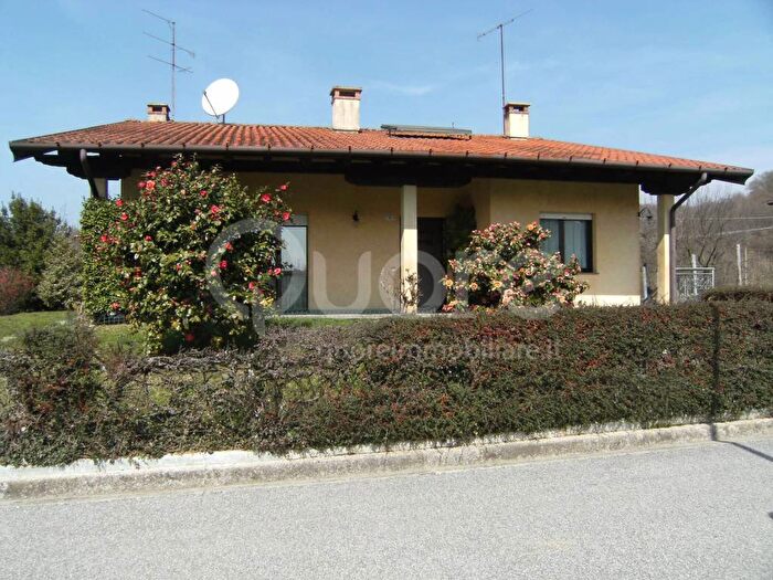 Casa quadrilocale in affitto in Via Viola Attimis, Centro, Attimis