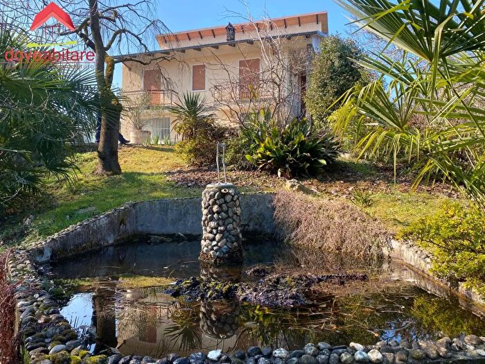 Casa con 8 locali in vendita in Bricherasio