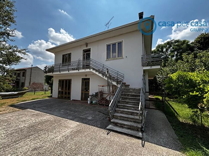 Casa con 5 locali in vendita in Rovigo