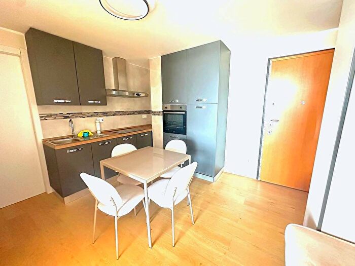 Appartamento bilocale in affitto in Via Riva Ligure, Pisana Bravetta, Roma