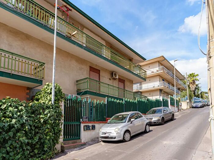 Appartamento trilocale in vendita in Via del Pino, Misterbianco