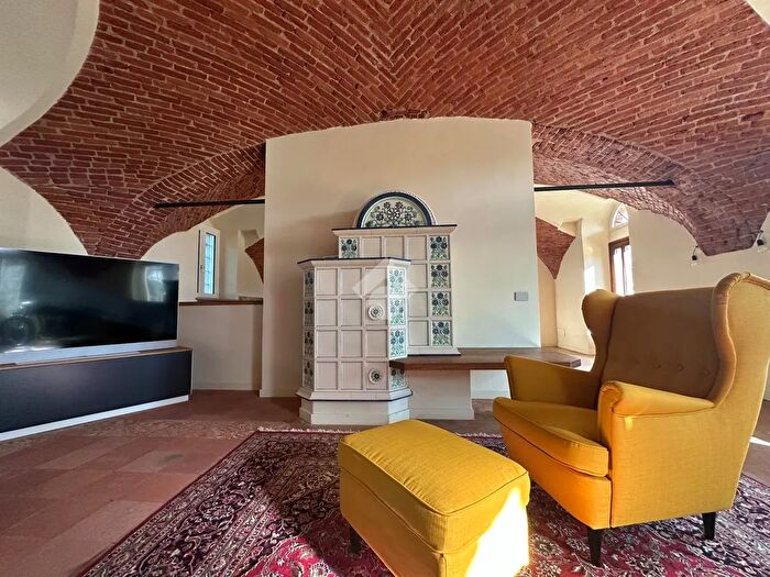 Casa con 6 locali in vendita in Regione Spassone, Pezzana