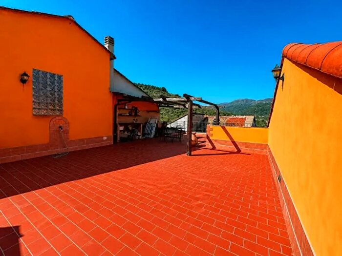 Casa quadrilocale in vendita in Via Papa Giovanni XXIII, Imperia