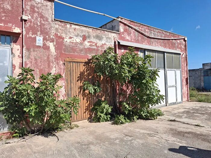 Casa quadrilocale in vendita in Contrada Tre Masserie, Cutrofiano