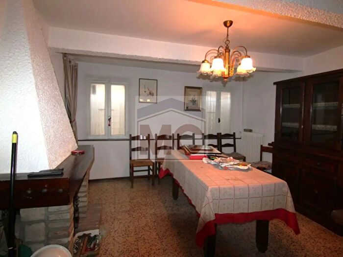Casa con 10 locali in vendita in Via Alcide De Gasperi, Scandiano
