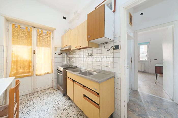 Appartamento trilocale in vendita in Via Pico, Roma