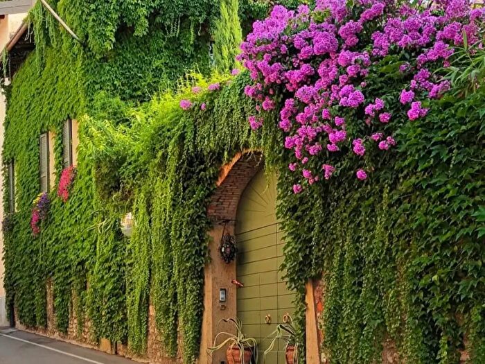 Casa in vendita in Via Barzoni, Lonato del Garda