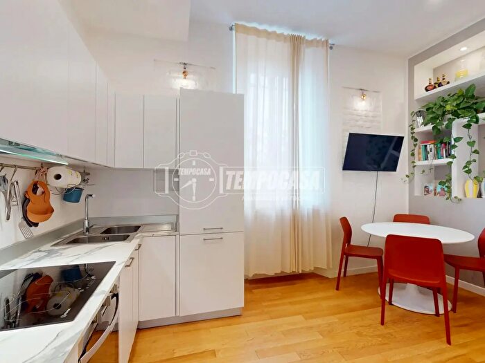 Appartamento trilocale in vendita in Via Lorenzo Bartolini, Milano