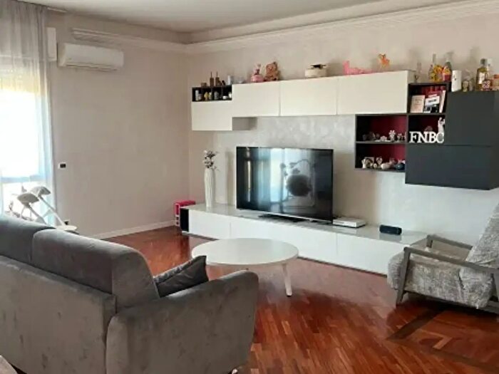 Appartamento con 7 locali in vendita in Floridia