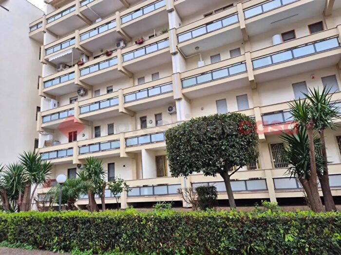 Appartamento quadrilocale in vendita in Viale Francia, Brindisi