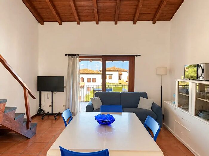 Appartamento con 5 locali in vendita in Olbia