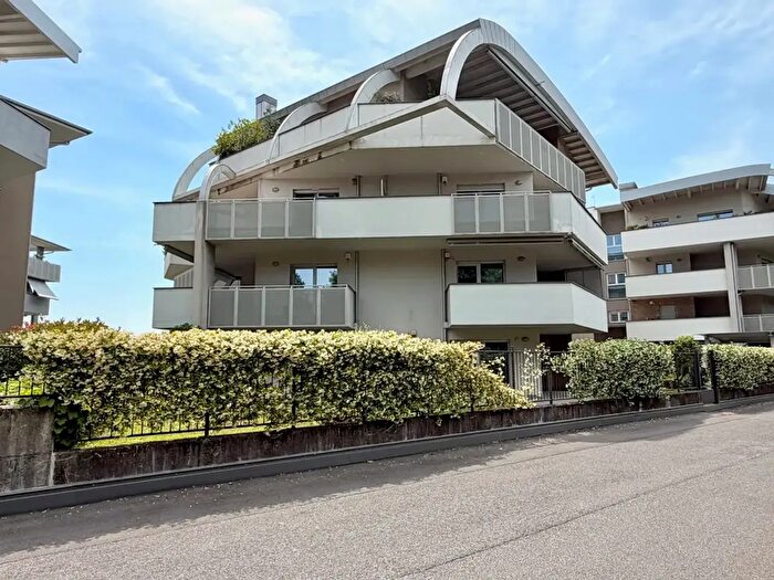 Appartamento trilocale in vendita in Via Francesco Domenico Guerrazzi, Bergamo