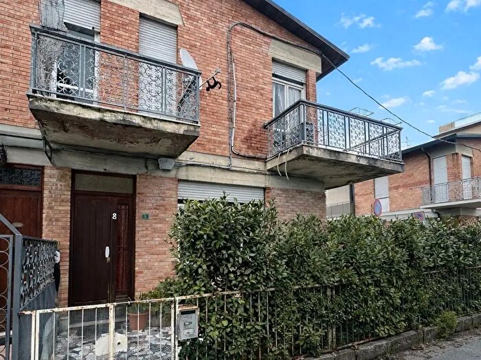 Casa con 7 locali in vendita in Auro De Bosis, Viareggio
