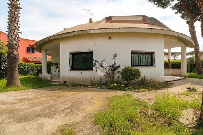 Casa quadrilocale in vendita in Viale Colle Romito, Ardea
