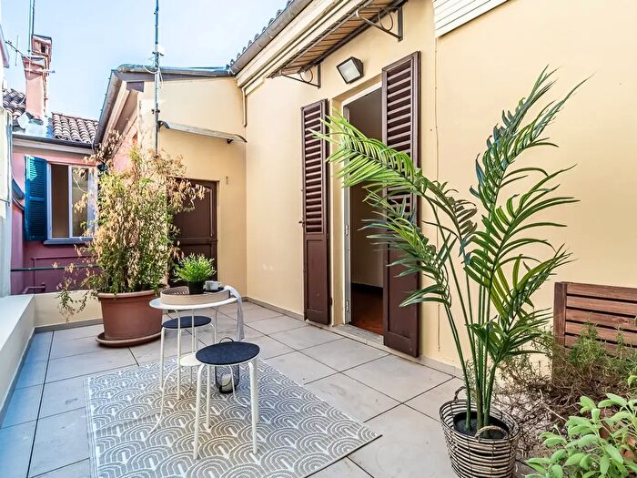 Appartamento trilocale in vendita in Via delle Belle Arti, Bologna