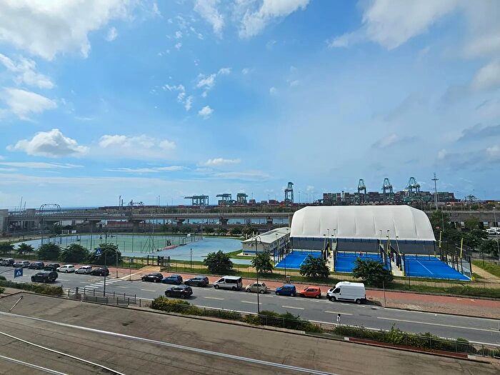 Appartamento quadrilocale in vendita in Via Roana, Genova