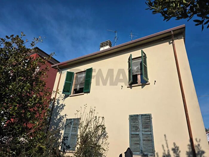 Appartamento quadrilocale in vendita in Via Nullo Baldini, Lugo