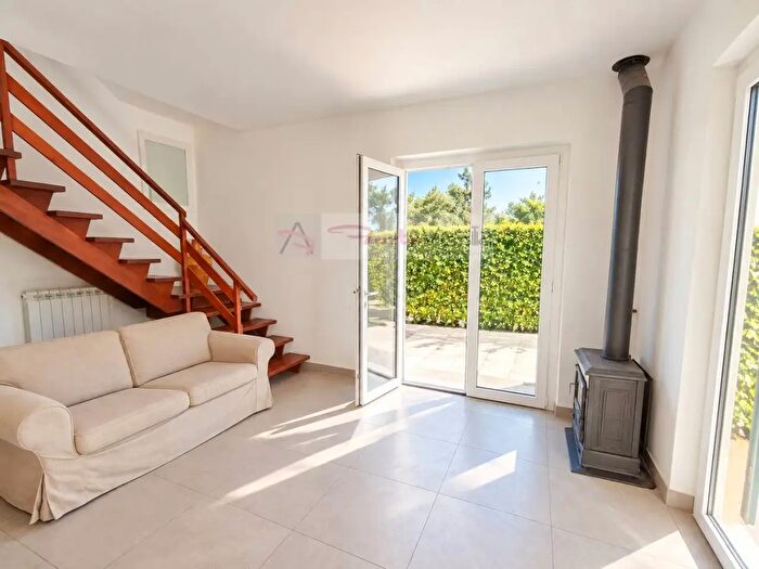 Casa con 6 locali in vendita in Via Canova, Forte Dei Marmi