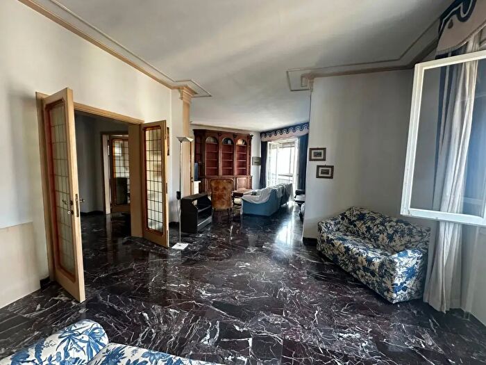 Appartamento con 7 locali in vendita in Lungarno Colombo, Firenze